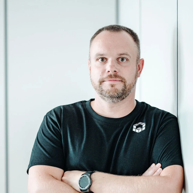 Porträt von Tobias Wischnat
